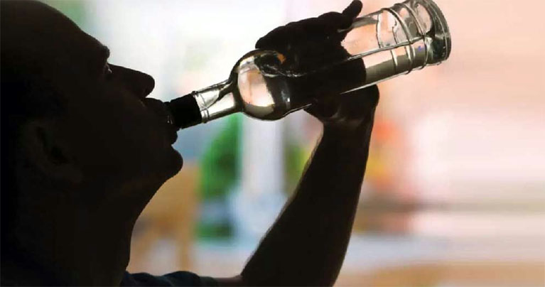 ভারতে বিষাক্ত মদপানে ২৫ জনের মৃত্যু