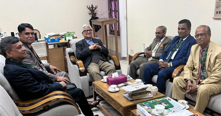 প্রধানমন্ত্রীর অর্থ উপদেষ্টার সঙ্গে এনআরবি প্রতিনিধি দলের বৈঠক