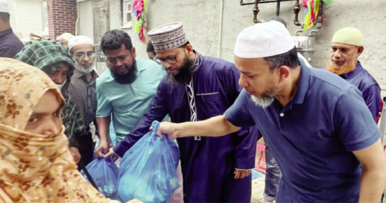জ্যাকসন হাইটসে মুনার খাদ্য বিতরণ