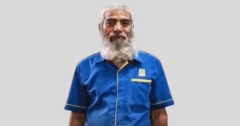 প্রবাসে ২৭ বছরে একদিনও ছুটি নেননি বাবা, সন্তানরা এখন বিচারক ডাক্তার আর ইঞ্জিনিয়ার