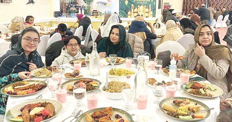 মুসলিম কমিউনিটিতে জমজমাট ইফতার মাহফিল