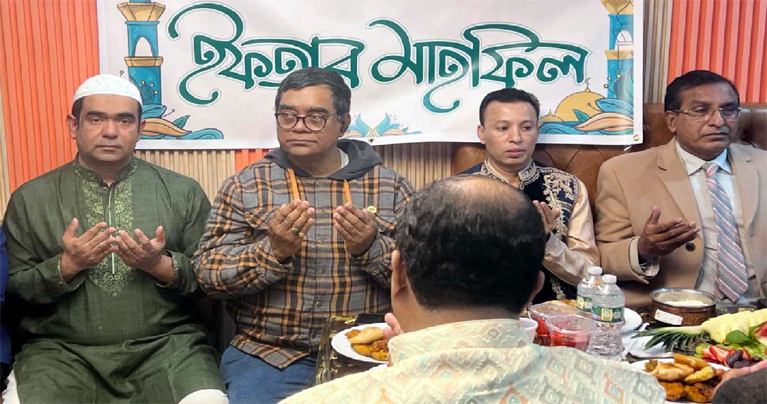 কমিউনিটতে ইফতার মাহফিল