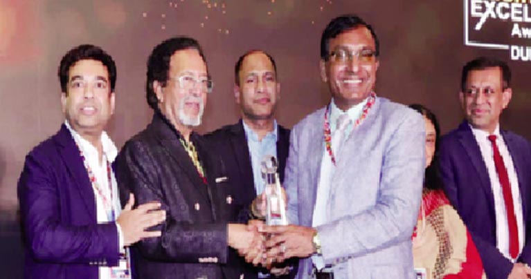 দুবাই গ্লোবাল বিজনেস সামিটে সম্মাননা পেলেন নিউইয়র্কের বাংলাদেশি ব্যবসায়ীরা