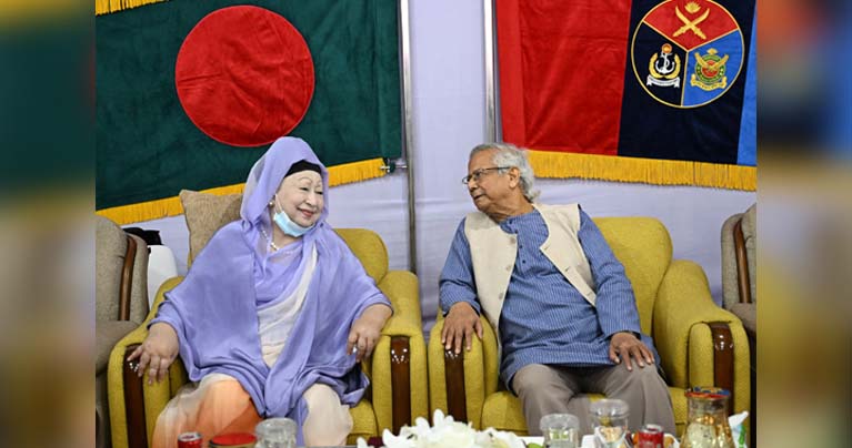 সেনাকুঞ্জে প্রধান উপদেষ্টার সঙ্গে খালেদা জিয়ার সৌজন্য সাক্ষাৎ