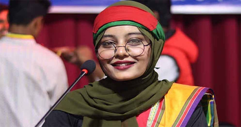 ফেসবুক লাইভে এসে রাজনীতি ছাড়ার ঘোষণা বৈষম্যবিরোধী নেত্রী লিজার