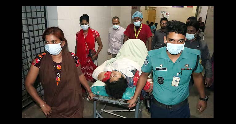 বাসায় ঢুকে ছেলেকে হত্যা : হত্যার হুমকি পেয়ে এক সপ্তাহ আগে জিডি করেন বিচারকের স্ত্রী