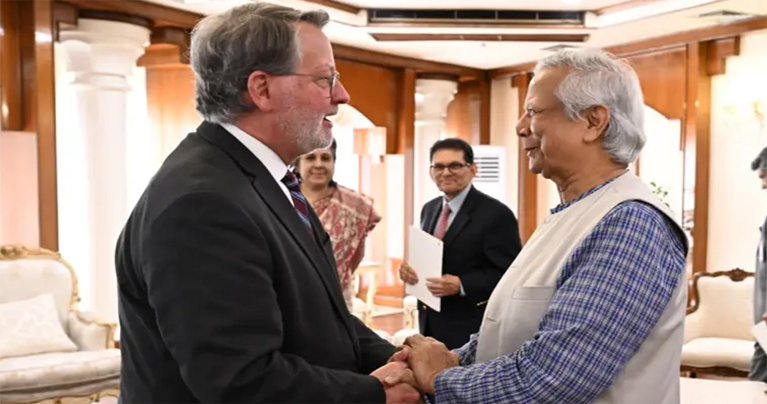 হিন্দুদের ওপর আক্রমণ ধর্মীয় নয়, রাজনৈতিক : মার্কিন সিনেটরকে প্রধান উপদেষ্টা