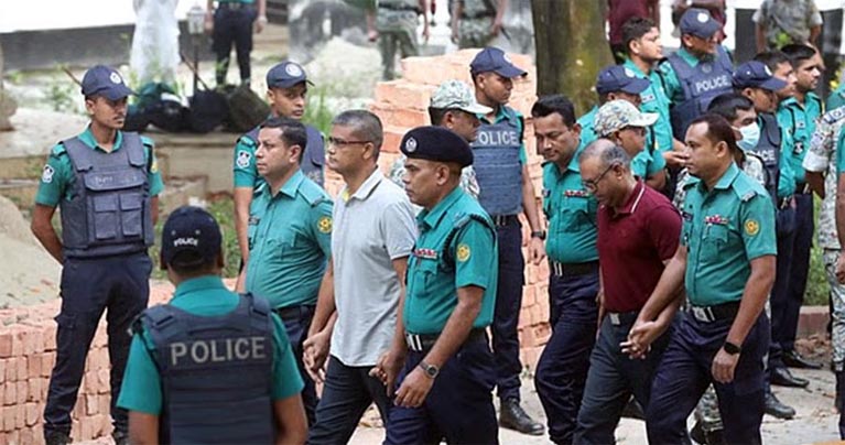 ১৫ সেনা কর্মকর্তাকে আদালতে হাজিরের পর কারাগারে পাঠানোর নির্দেশ