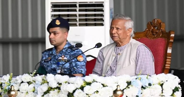 এমন এক বিশ্বে বাস করছি, যেখানে যুদ্ধের হুমকি সবসময় আমাদের ঘিরে রাখে : প্রধান উপদেষ্টা