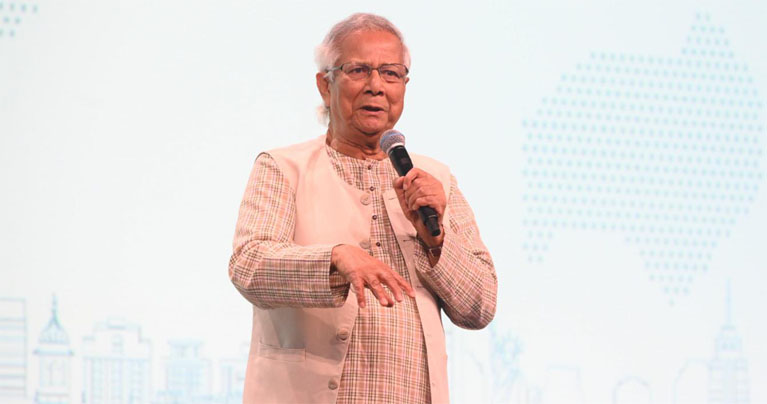 গ্যালারিতে বসে দেখার দিন শেষ, আমরা এখন নিজেরা খেলব : প্রধান উপদেষ্টা
