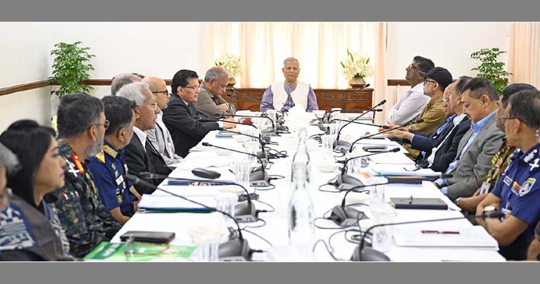 নির্বাচন বানচালের চেষ্টা হবে, হঠাৎ আক্রমণ আসতে পারে : প্রধান উপদেষ্টা