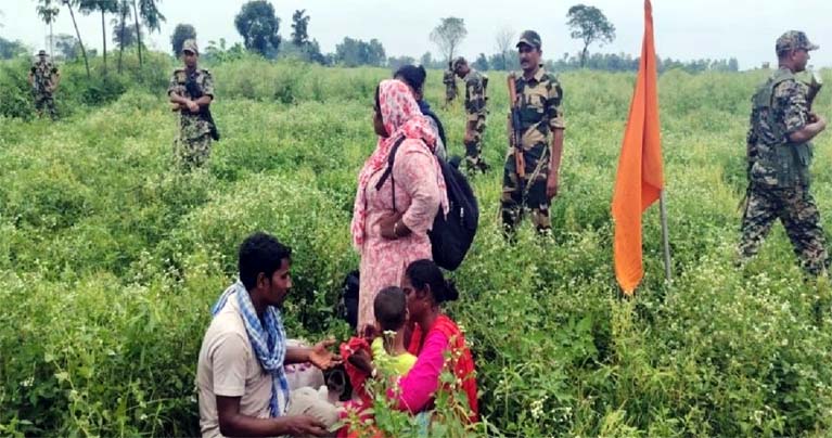 বহু নারী-শিশুকে অন্যায়ভাবে বাংলাদেশ সীমান্তে ঠেলে দিচ্ছে বিএসএফ