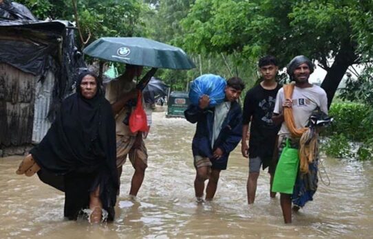 দেশের সাত জেলায় বন্যায় ক্ষতিগ্রস্ত ১০ লাখ মানুষ, মৃত্যু ৫১