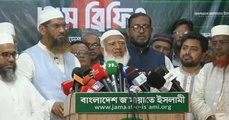 হামলা বন্ধ করুন, ইতিবাচক রাজনীতি থেকে বঞ্চিত করবেন না : জামায়াত আমির