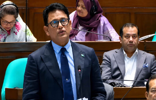 শিক্ষার্থীদের নিয়ে মন্তব্যের জন্য সংসদে শিক্ষামন্ত্রীর দুঃখ প্রকাশ