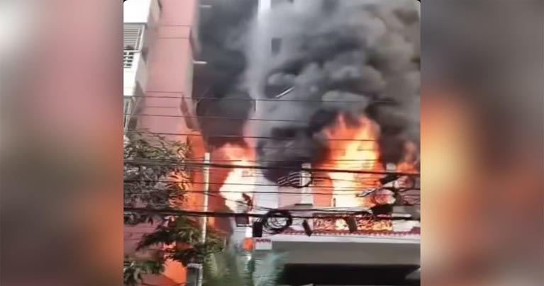 ঢাকায় উত্তরায় অগ্নিকাণ্ড : বাড়ির ছাদ ছিল তালাবদ্ধ, ধোঁয়ায় দম বন্ধ হয়ে প্রাণ যায় ৬ জনের