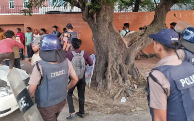 সংসদ ভবনের সামনে শিক্ষার্থীদের ছত্রভঙ্গ করল পুলিশ