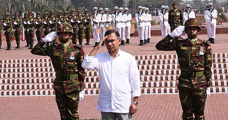 জাতীয় স্মৃতিসৌধে নতুন প্রধানমন্ত্রীর শ্রদ্ধা
