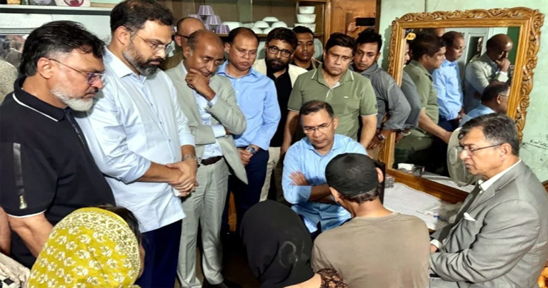মিরপুরে শিশু রামিসার বাসায় প্রধানমন্ত্রী