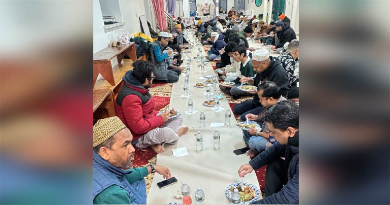 অ্যাস্টোরিয়া ওয়েলফেয়ার সোসাইটির খাদ্যসামগ্রী বিতরণ ও ইফতার