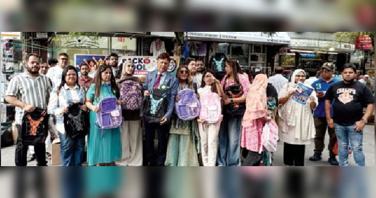 শিক্ষার্থীদের মাঝে স্কুলসামগ্রী বিতরণ করলো মা ফাউন্ডেশন