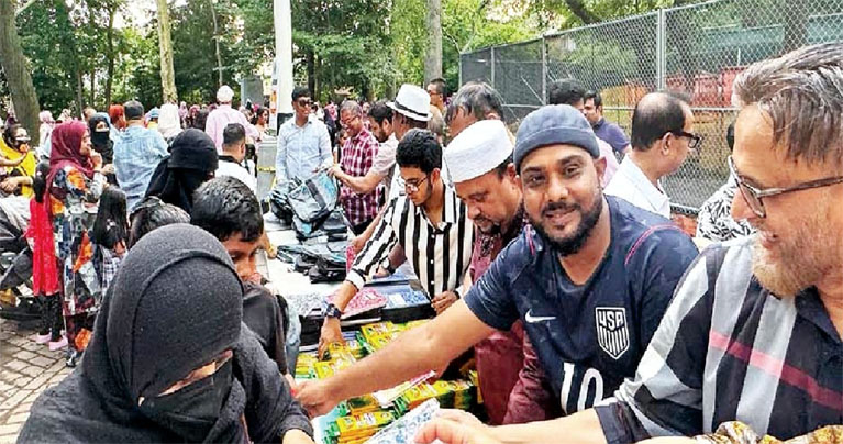জ্যামাইকা ফ্রেন্ডস সোসাইটি’র উদ্যোগে স্কুল সাপ্লাই বিতরণ