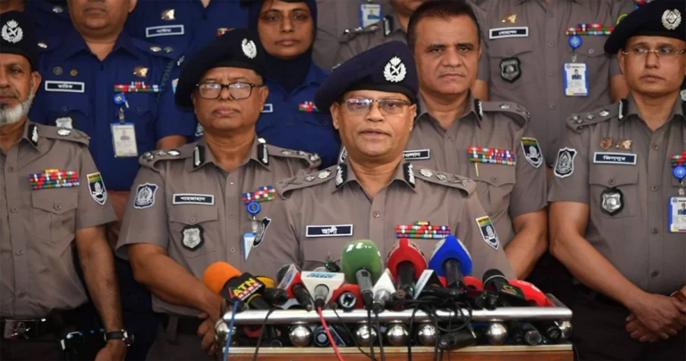আমাদের তরুণরা কথায় কথায় রাস্তায় চলে আসে, অবরোধ করে, এটা ঠিক না : আইজিপি