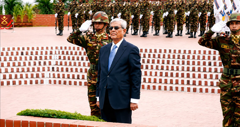 জাতীয় স্মৃতিসৌধে শ্রদ্ধা জানালেন রাষ্ট্রপতি মির্জা ফখরুল ইসলাম