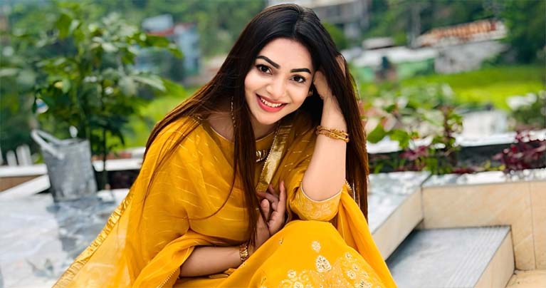 অফিসে যেভাবে সময় কাটে প্রভার
