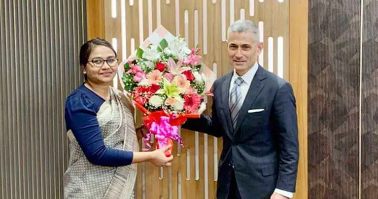 ঢাকায় মার্কিন সহকারী পররাষ্ট্রমন্ত্রী পল কাপুর