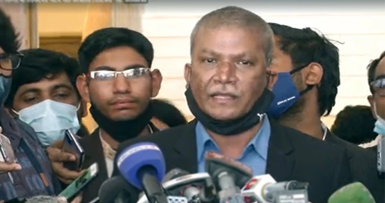 রাজনৈতিক সুবিধাপ্রাপ্ত কেউ যেন ইসিতে সুযোগ না পান : আসিফ নজরুল