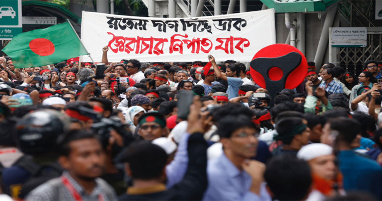 বিক্ষোভের নগরী এখন ঢাকা