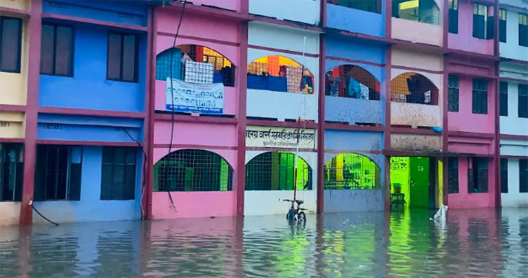 মৌলভীবাজারে বন্যায় পানিবন্দি ৫ লাখ মানুষ