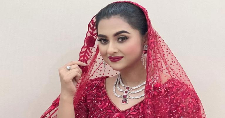 প্রথমবার মিউজিক ভিডিওতে বুবলী