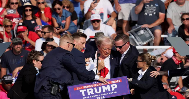 গুলিতে আমার কানের ওপরের অংশে ফুটো হয়েছে : ট্রাম্প