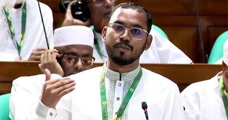 সংসদ সদস্য হান্নান মাসউদের জন্য ফেরি ছাড়তে দুই ঘণ্টা দেরি, যাত্রীদের ভোগান্তি