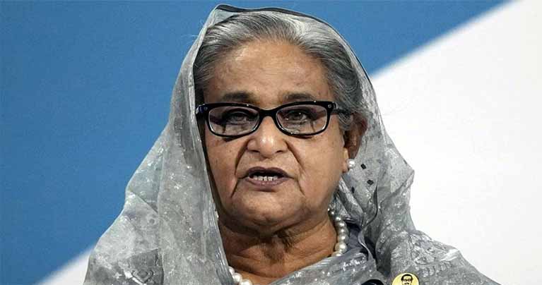 রাজাকার সবগুলোকে ফাঁসি দিছি, আন্দোলনকারীদেরও ছাড়বো না : সাবেক ঢাবি ভিসিকে শেখ হাসিনা