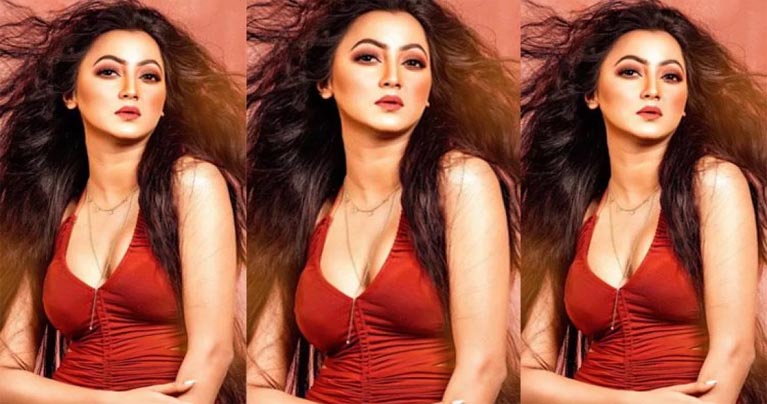 ওবায়দুল কাদেরের পর এবার ক্রিকেটারদের সঙ্গে সম্পর্ক নিয়ে মুখ খুললেন মিতু