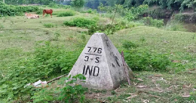 বাংলাদেশ সীমান্তে কাঁটাতারের বেড়া নির্মাণে ভারতের তোড়জোড়