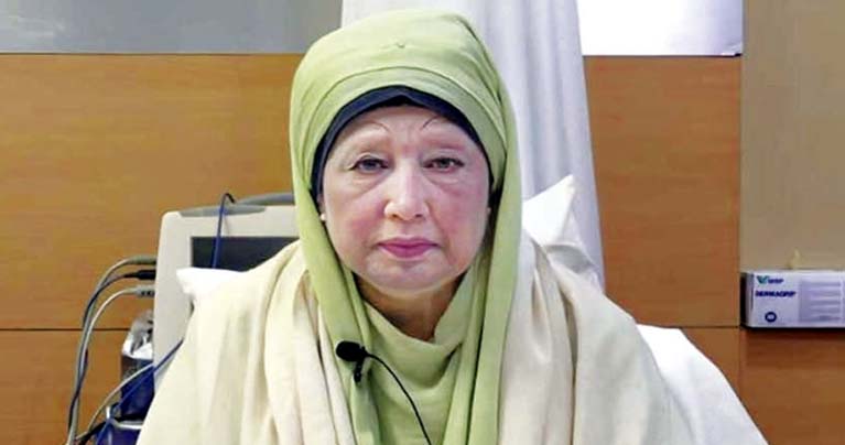 খালেদা জিয়ার শারীরিক অবস্থা একই রকম, বিদেশে নেওয়ার প্রস্তুতি থাকলেও অনিশ্চয়তা