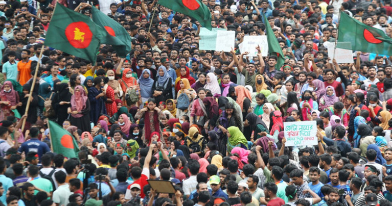 আন্দোলনকারী শিক্ষার্থীরা জাতির বাতিঘর