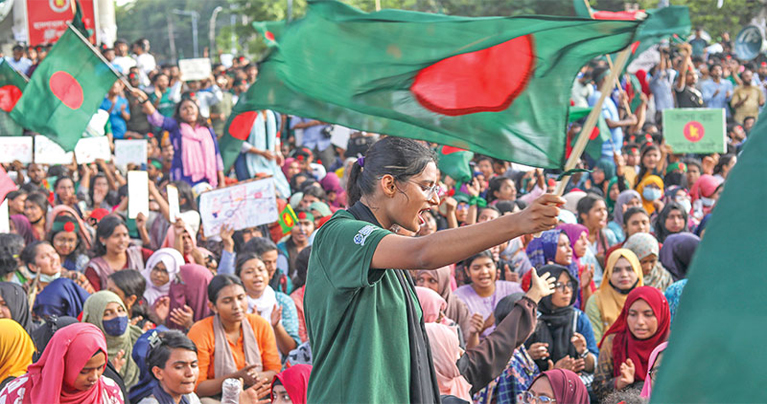 শেখ হাসিনার পতন আন্দোলনে এত নারী রাস্তায় নেমেছিলেন কেন?