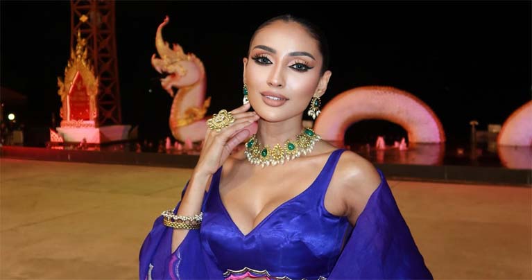 মিস ইউনিভার্সের মঞ্চে সর্বোচ্চটা দেয়ার চেষ্টা করছেন মিথিলা