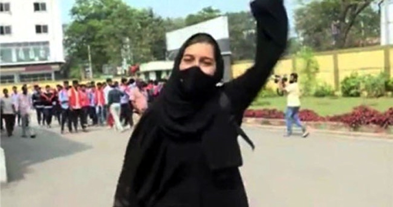 হিজাব পরার অধিকার রক্ষার লড়াই চালিয়ে যাব : মুশকান (ভিডিও)