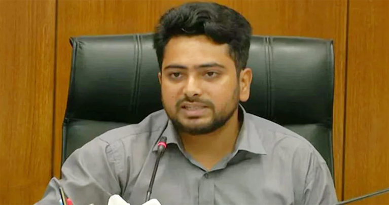 আমা‌কে ‘স‌্যার’ বলার দরকার নেই : তথ্য উপদেষ্টা