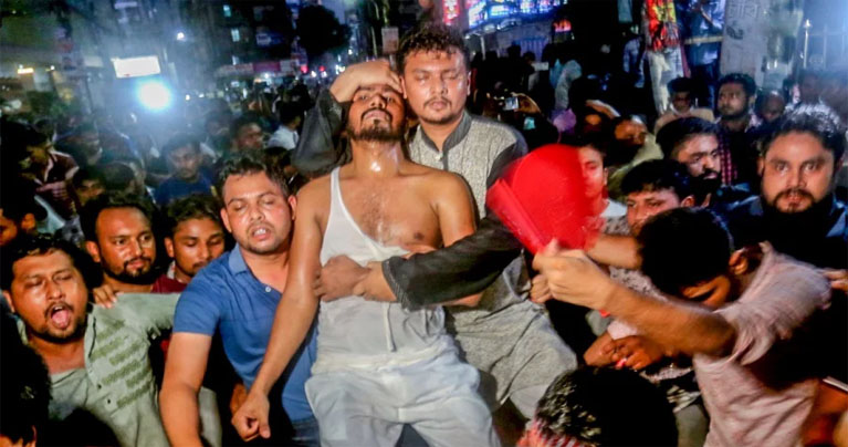 কার্যালয়ে ঢোকার চেষ্টা, নুরদের সঙ্গে পুলিশের ‘ধস্তাধস্তি’