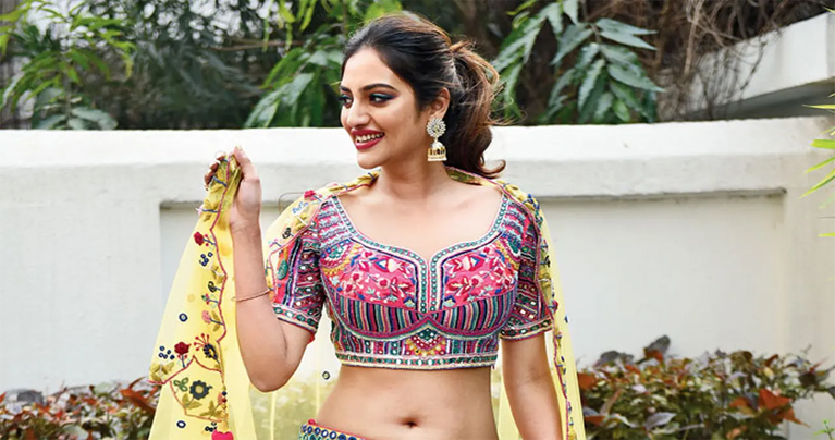 বিকিনি পরা ছবি পোস্ট করে বিতর্কে নুসরাত