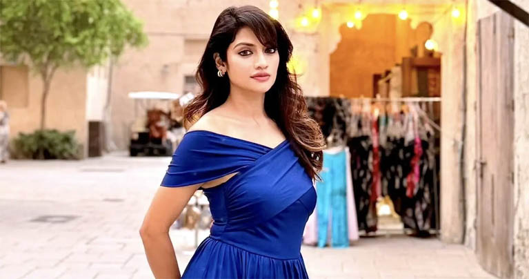 নতুন প্রেমের বার্তা দিলেন নুসরাত জাহান?