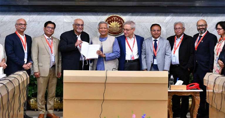 দেশ থেকে বছরে ১৬ বিলিয়ন ডলার ‘পাচার’, শ্বেতপত্র জমা