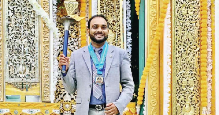 শ্রীচিন্ময় টর্চ-বিয়ারার অ্যাওয়ার্ড পেলেন ফখরুল ইসলাম দেলোয়ার